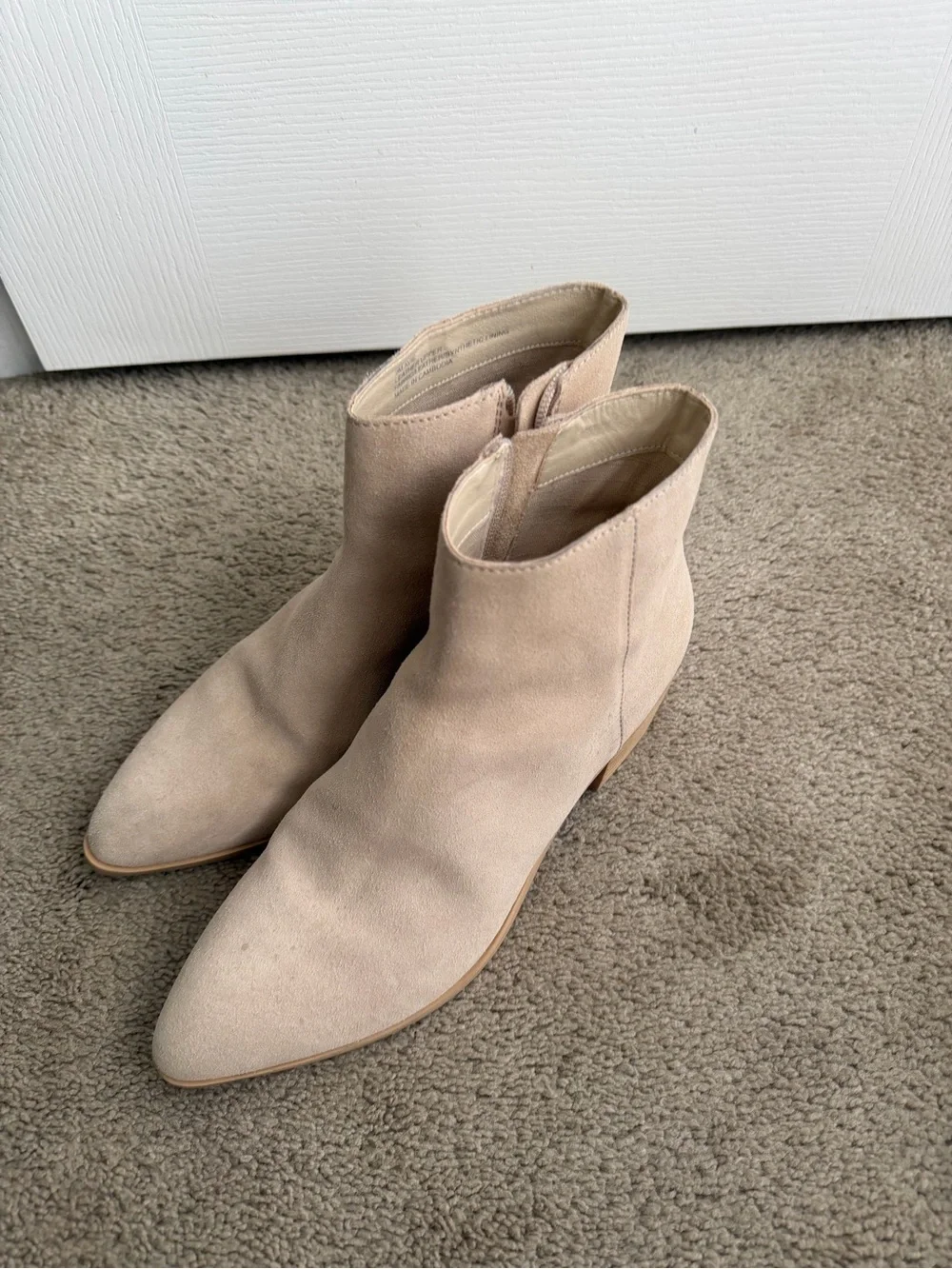 Dolce Vita stylish beige